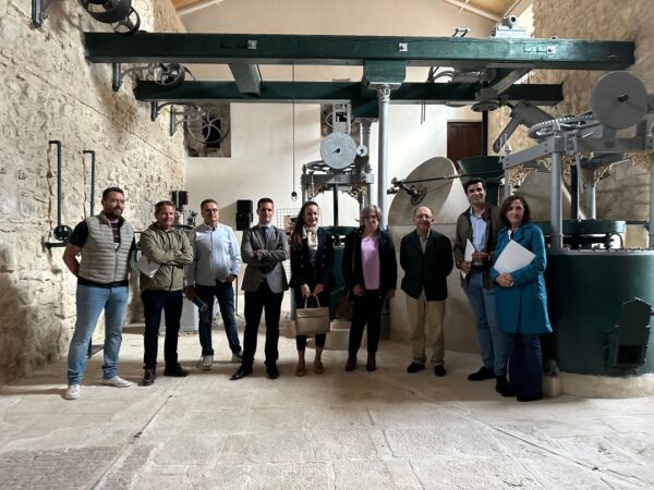 equipo de Ingedeca en el molino